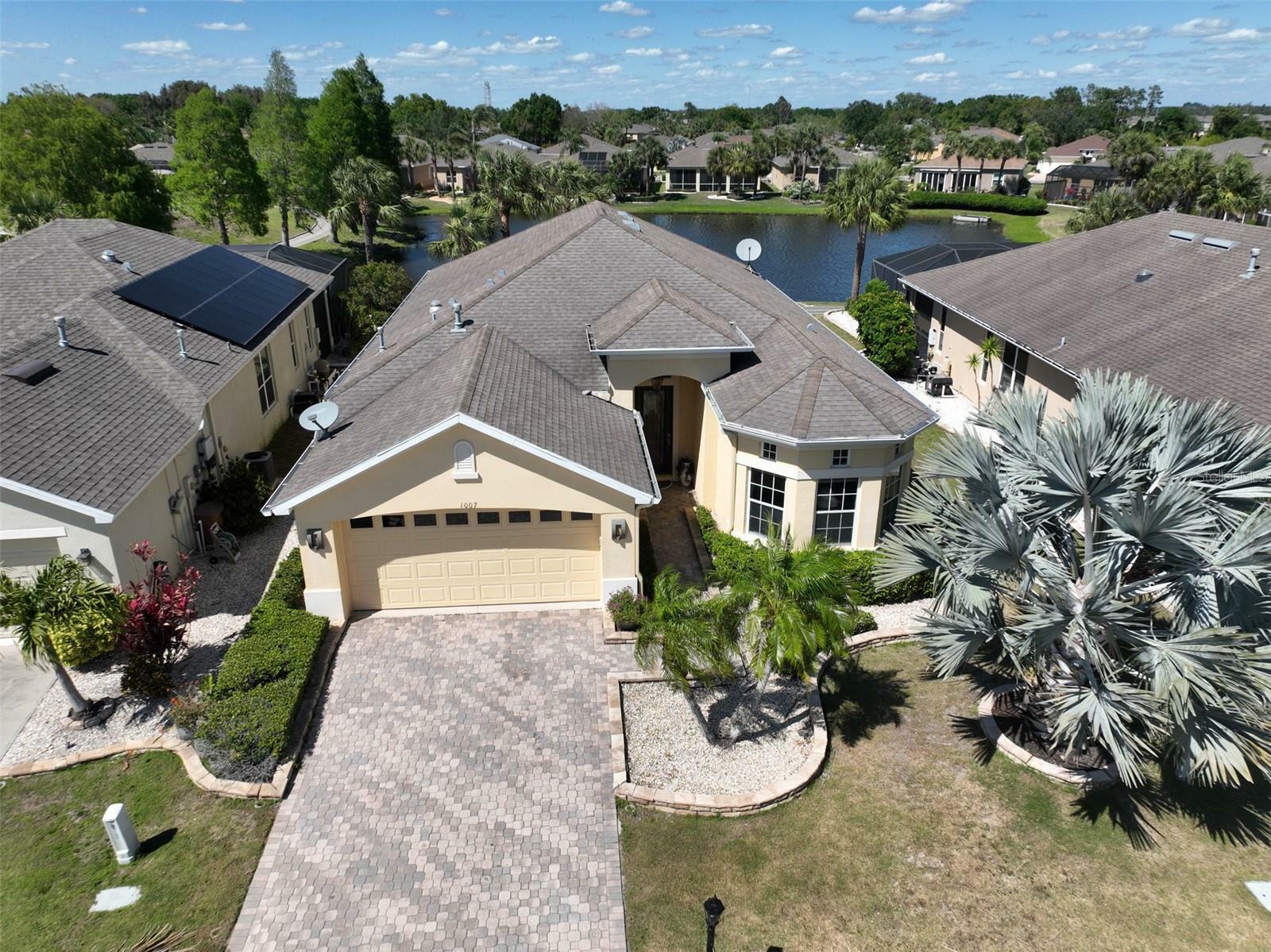 Property Photo:  1007 Emerald Dunes Drive  FL 33573 