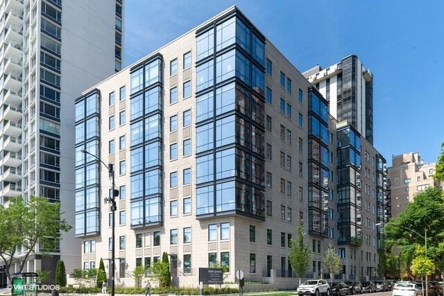 Property Photo:  61 E Banks Street 307  IL 60610 