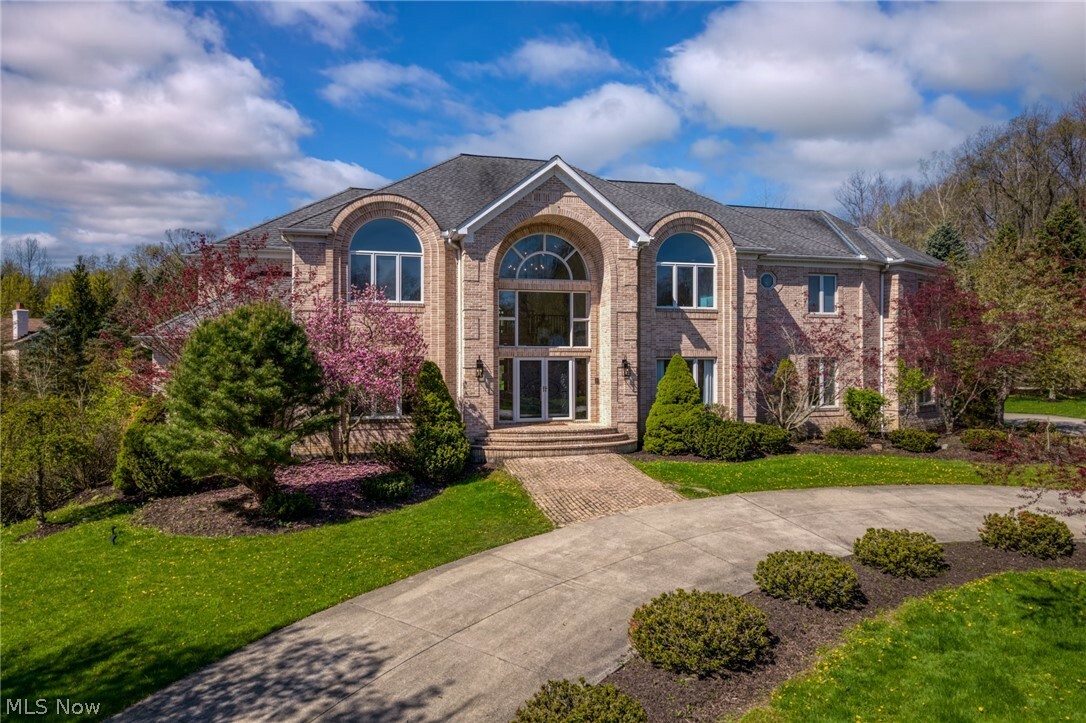 Property Photo: 10 Ridge Creek Trail OH 44022