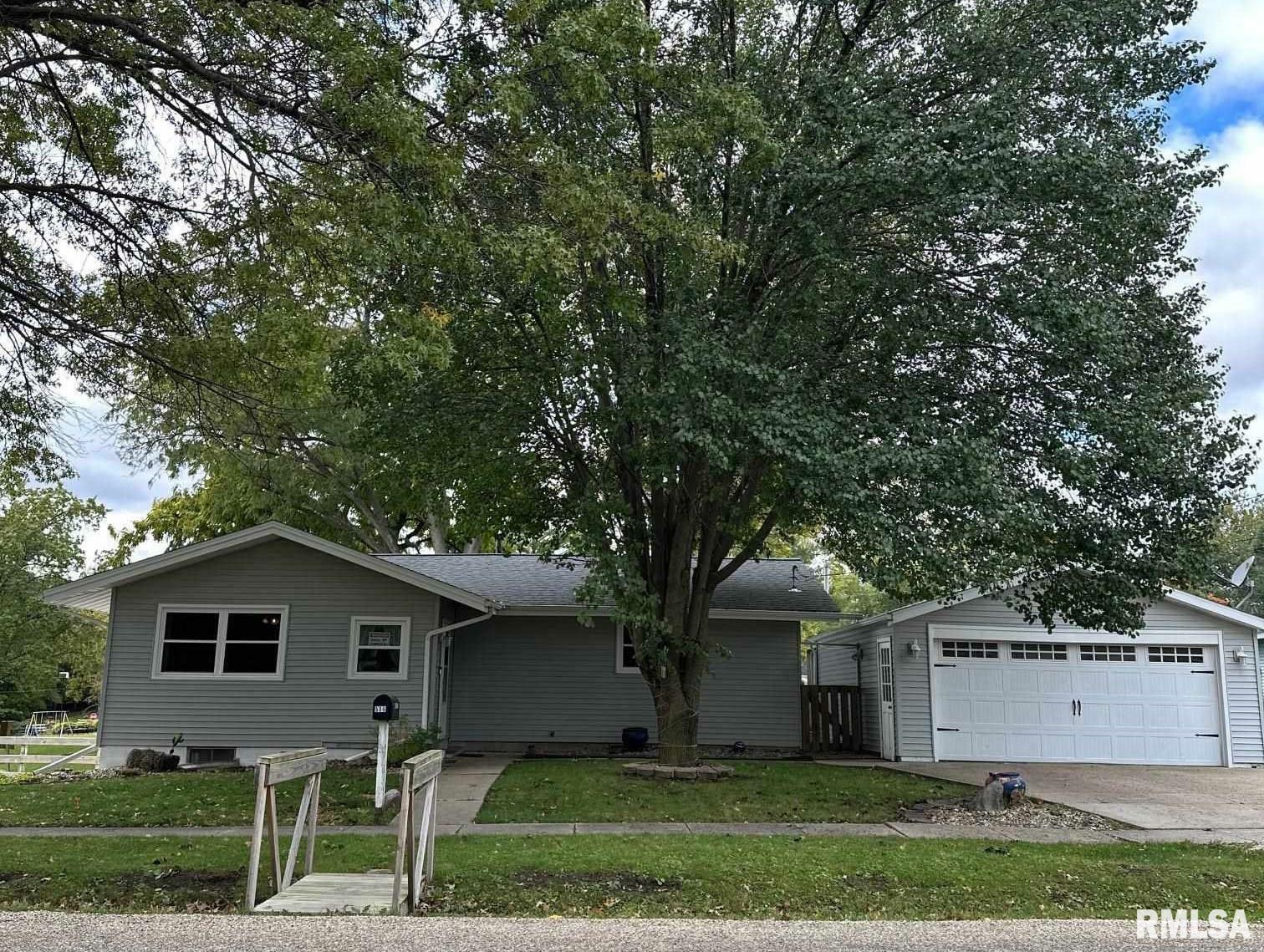 Property Photo:  506 S Timber Street  IL 61448 