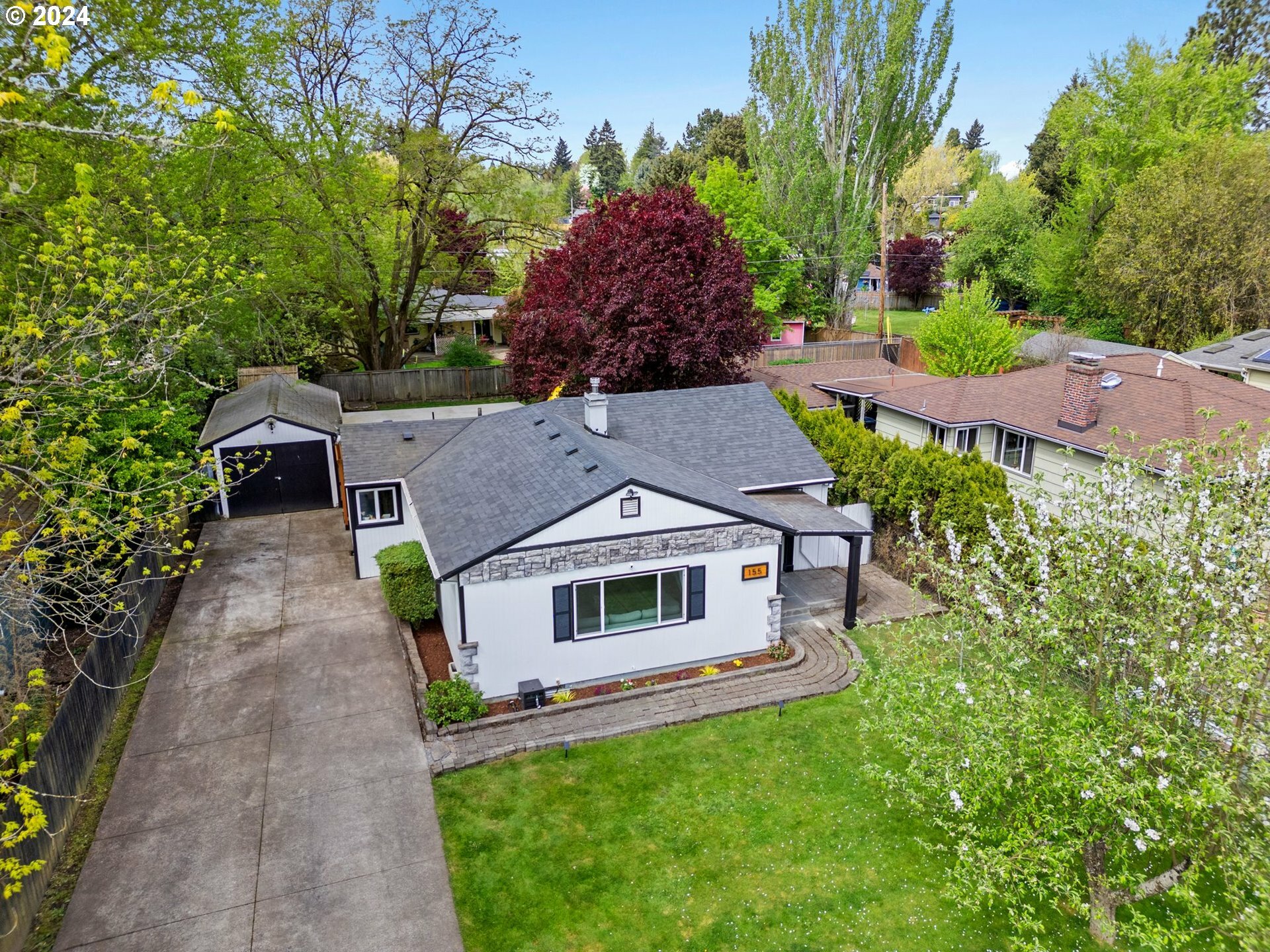 Property Photo:  155 SW 131st Ave  OR 97005 