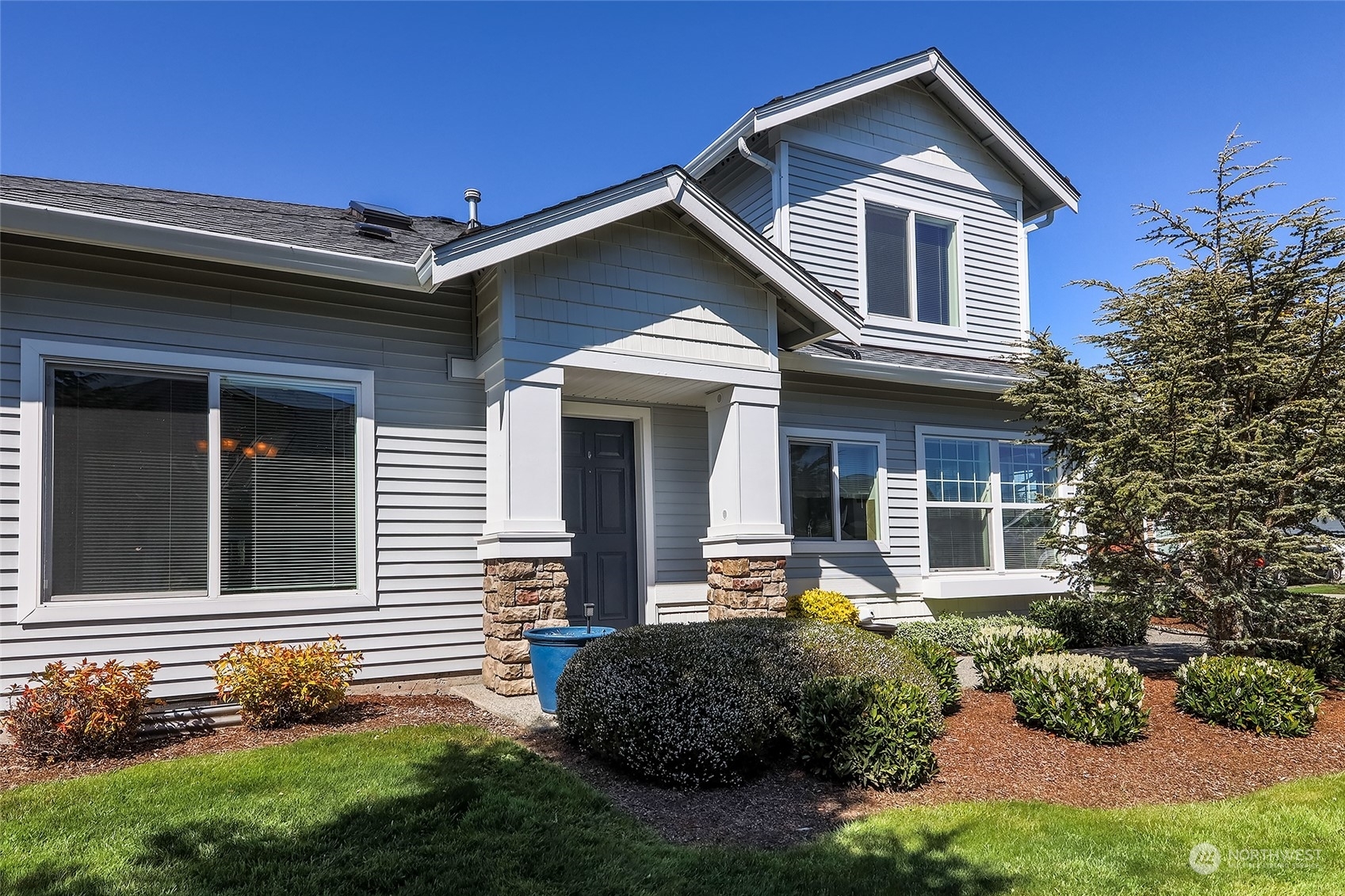 Property Photo:  2514 NE 85th Drive NE N1  WA 98258 