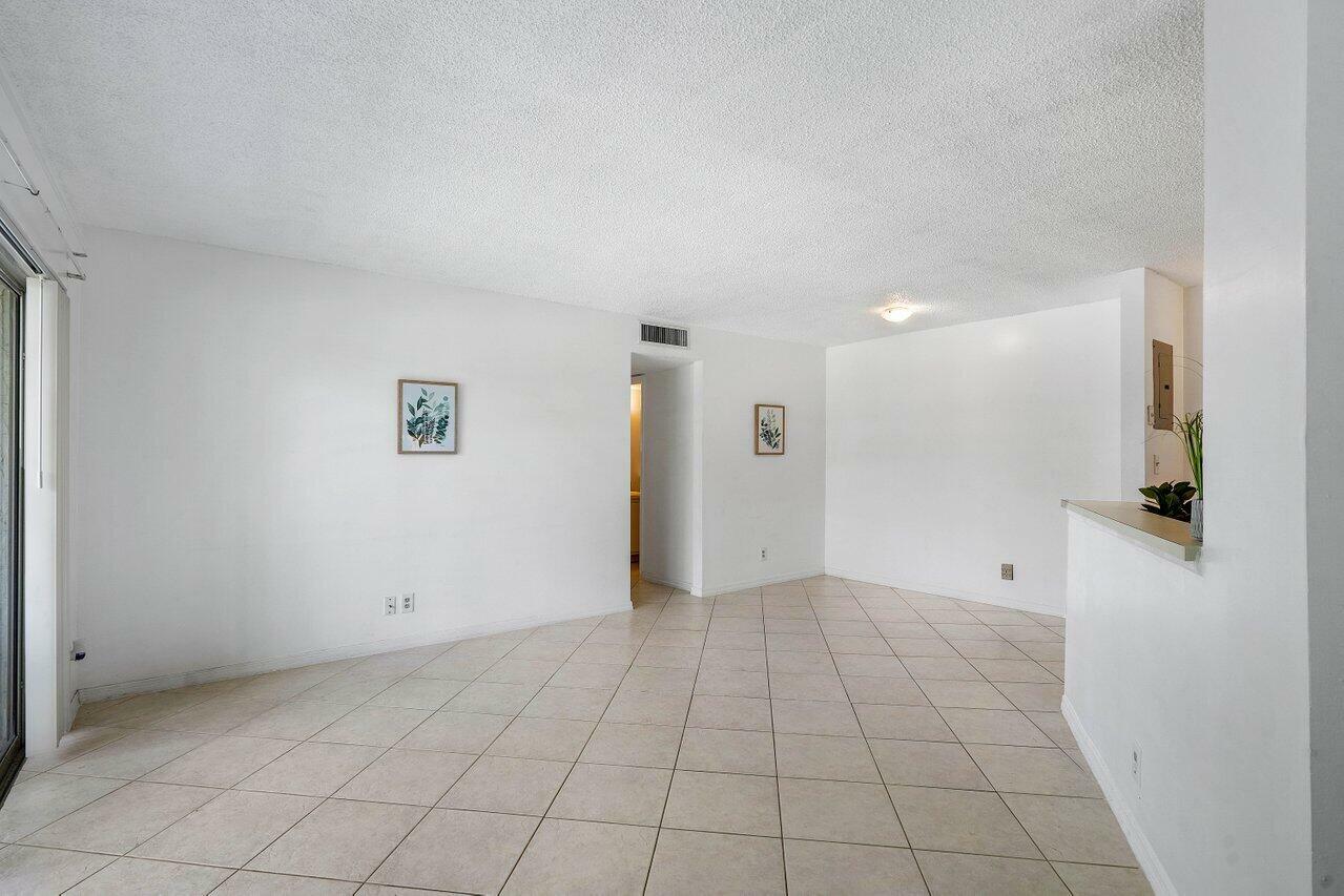 Property Photo:  7511 S Oriole Boulevard 203  FL 33446 