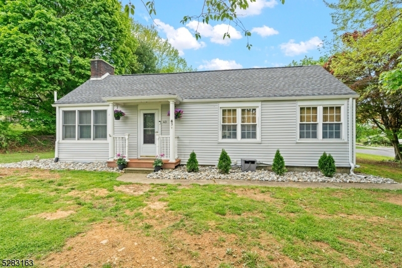 Property Photo:  43 Washburn Ave  NJ 07882 