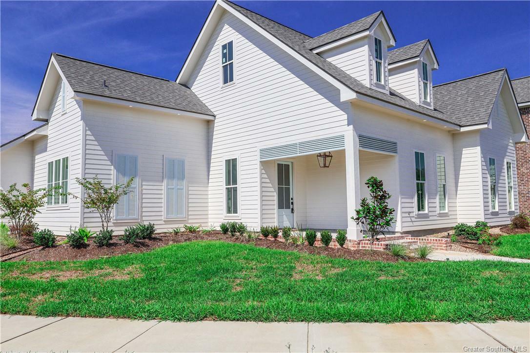 Property Photo: 6402 E Oleander Circle LA 70605