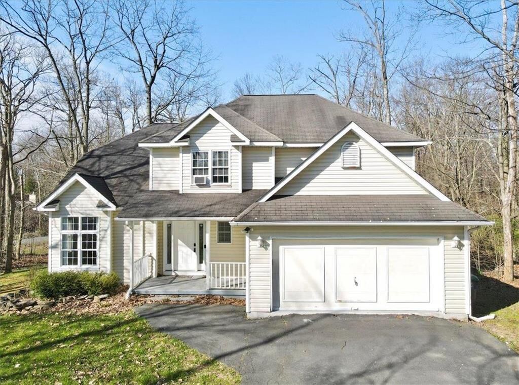 Property Photo:  1005 Salamanca Drive  PA 18466 