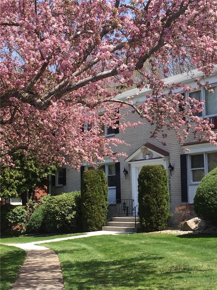 12 Danbury Court 1501  Suffern NY 10901 photo