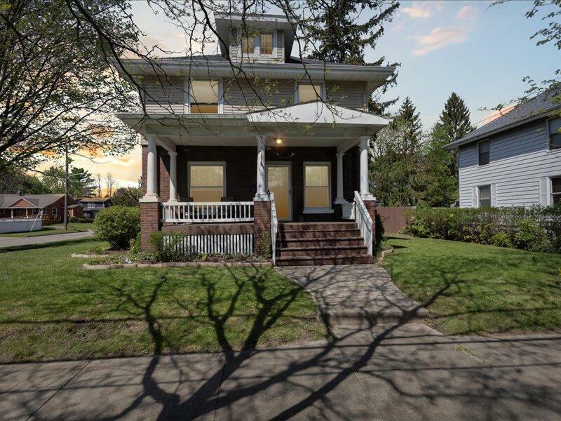 Property Photo:  1012 4th Street  MI 49203 