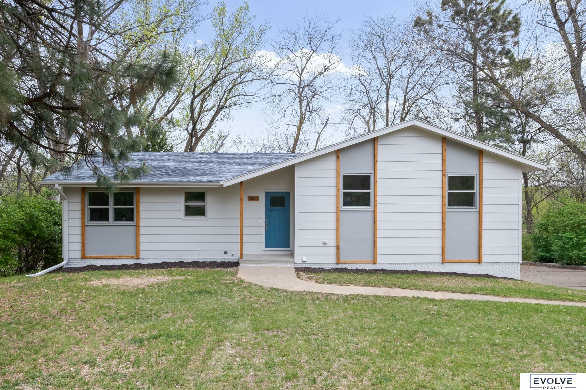 Property Photo:  7847 N 54 Avenue  NE 68152 