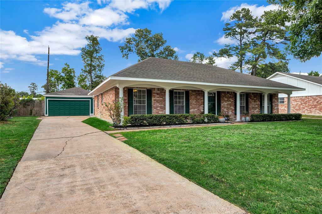 Property Photo:  2007 Whispering Springs Drive  TX 77373 