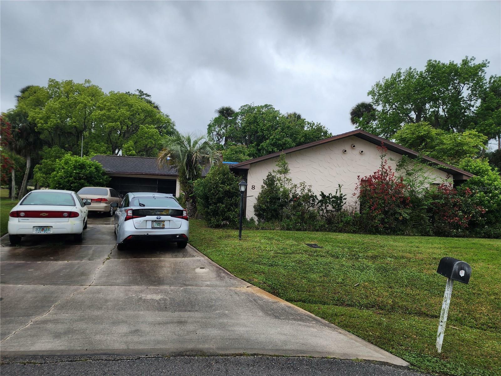 Property Photo:  8 Courtney Court  FL 32137 