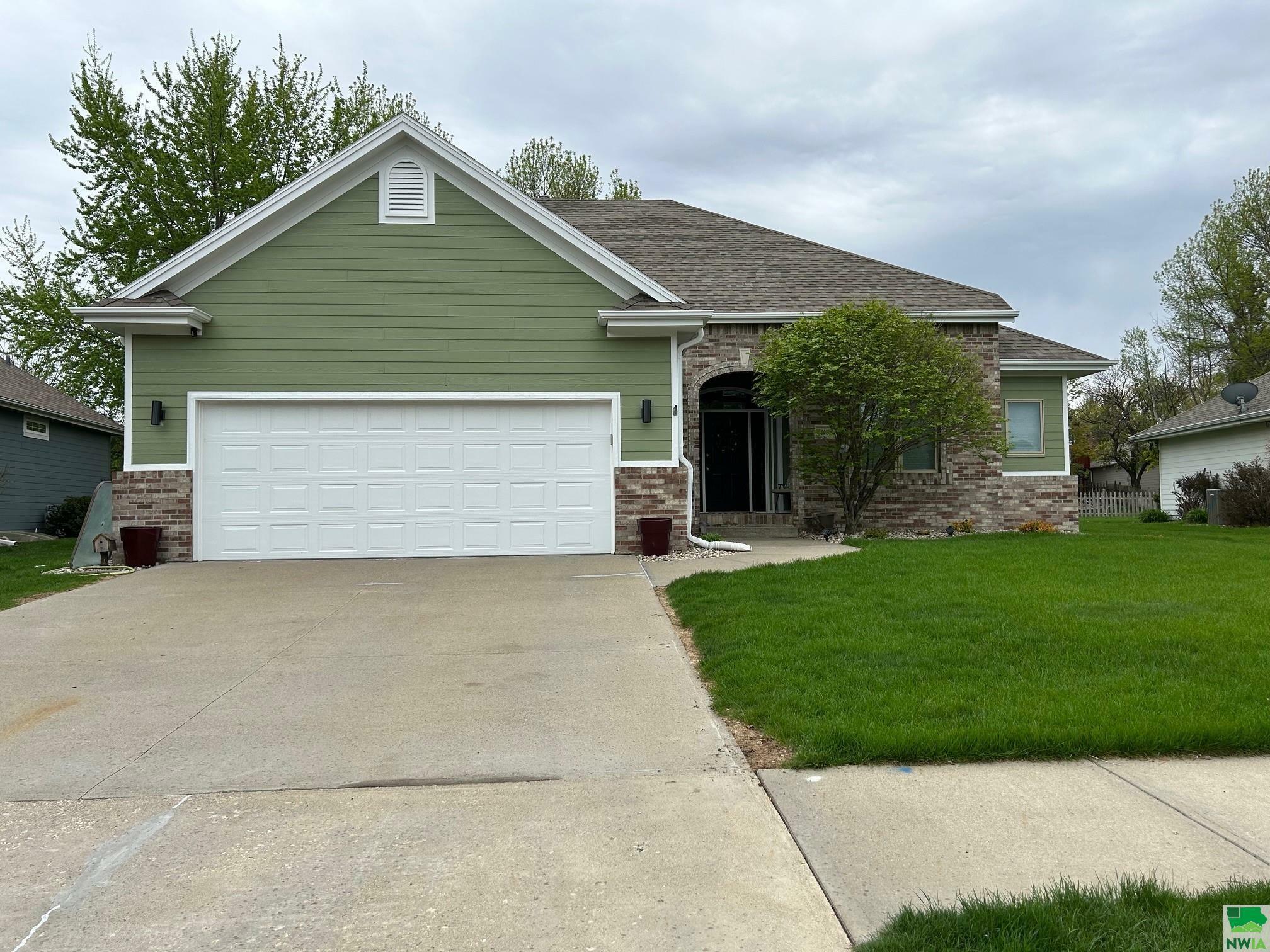 Property Photo:  114 Levee Trail  SD 57049 