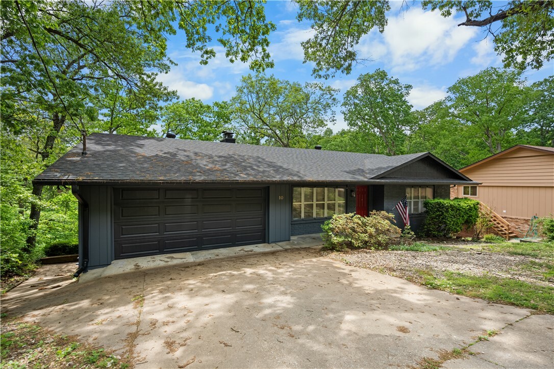 Property Photo:  10 Gwaltney Circle  AR 72715 