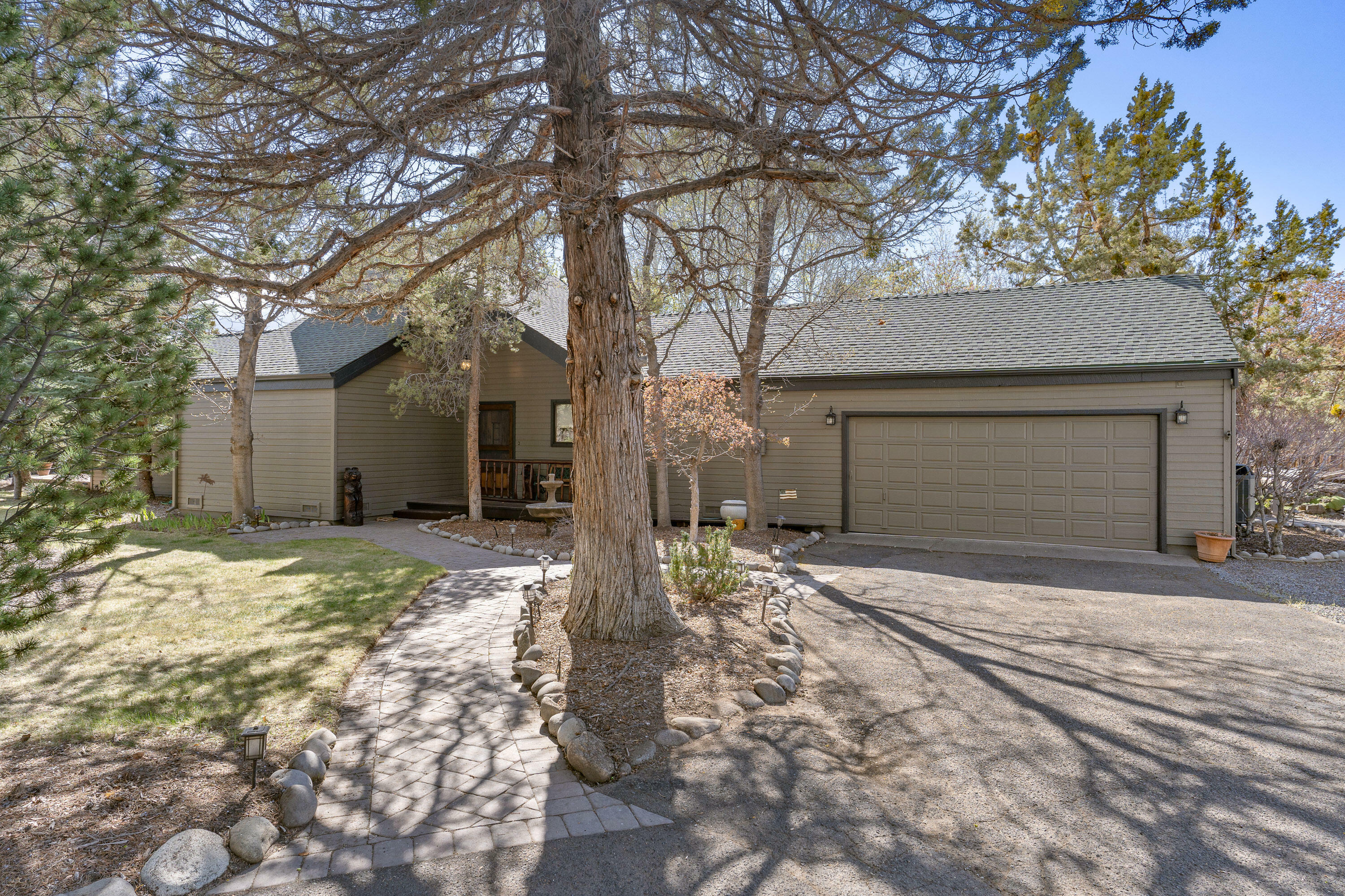 Property Photo:  63581 J D Estates Drive  OR 97701 