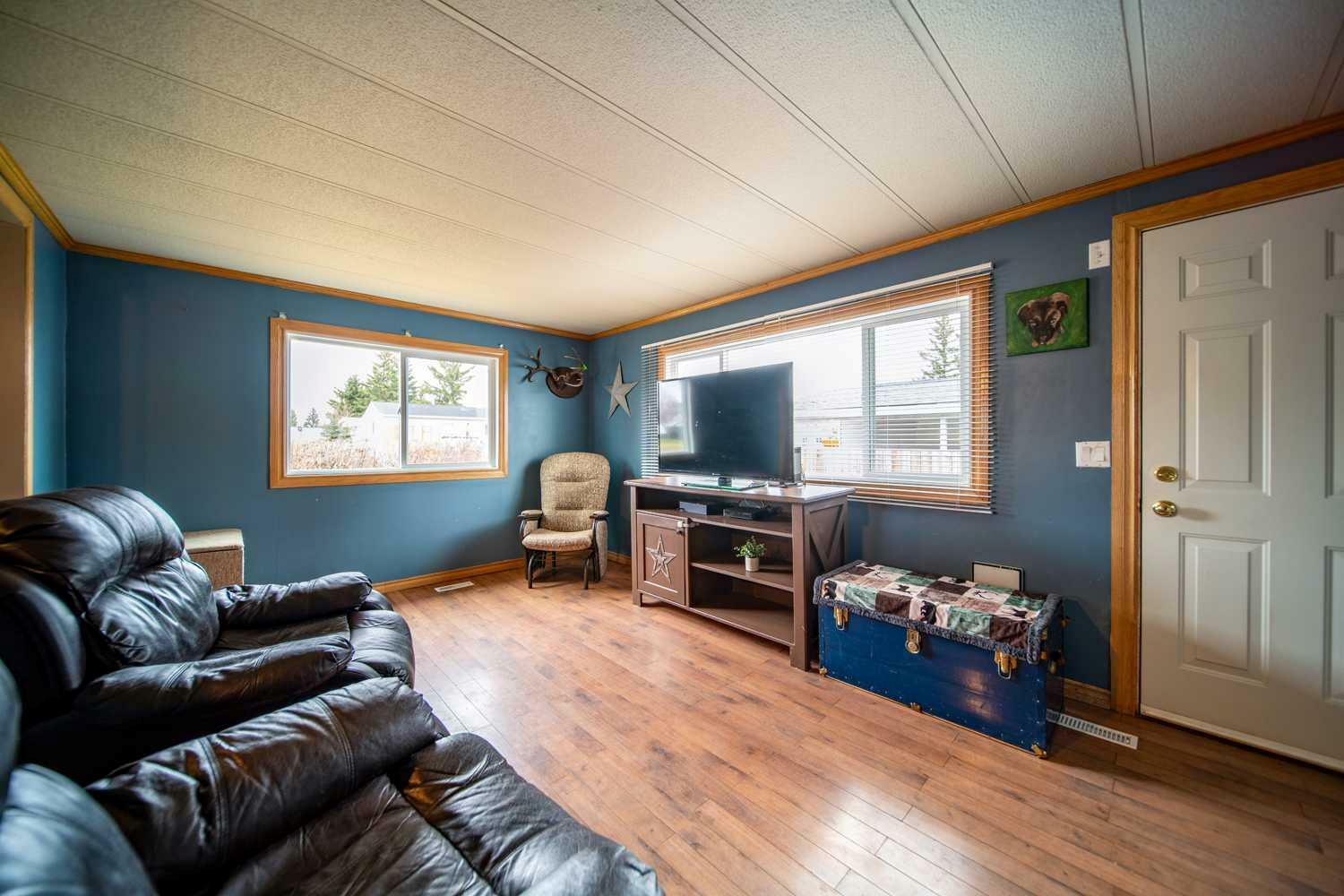 Property Photo:  509 2 Avenue Crescent  AB T9W 1A3 