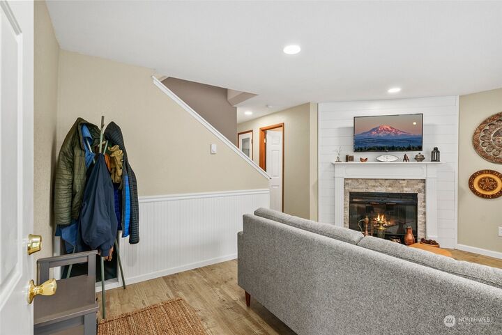 Property Photo: 7798 Skansie Avenue WA 98335
