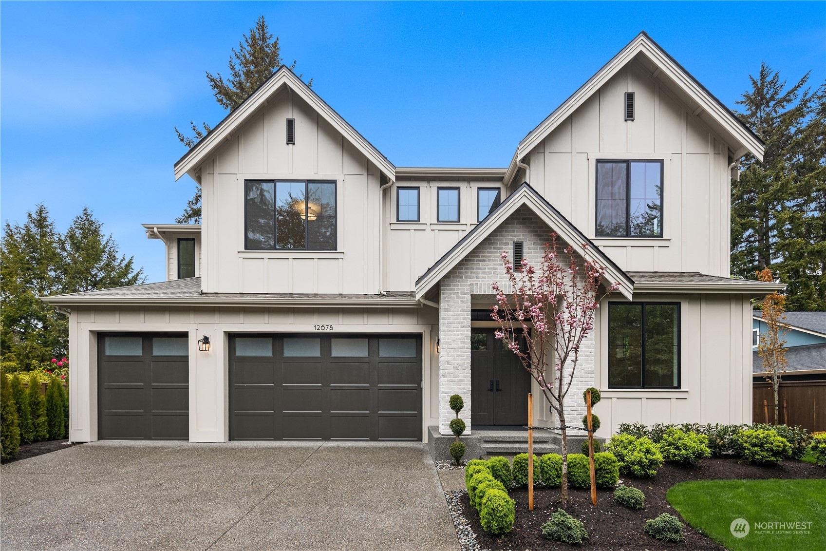 Property Photo: 12678 NE 5th Court WA 98005