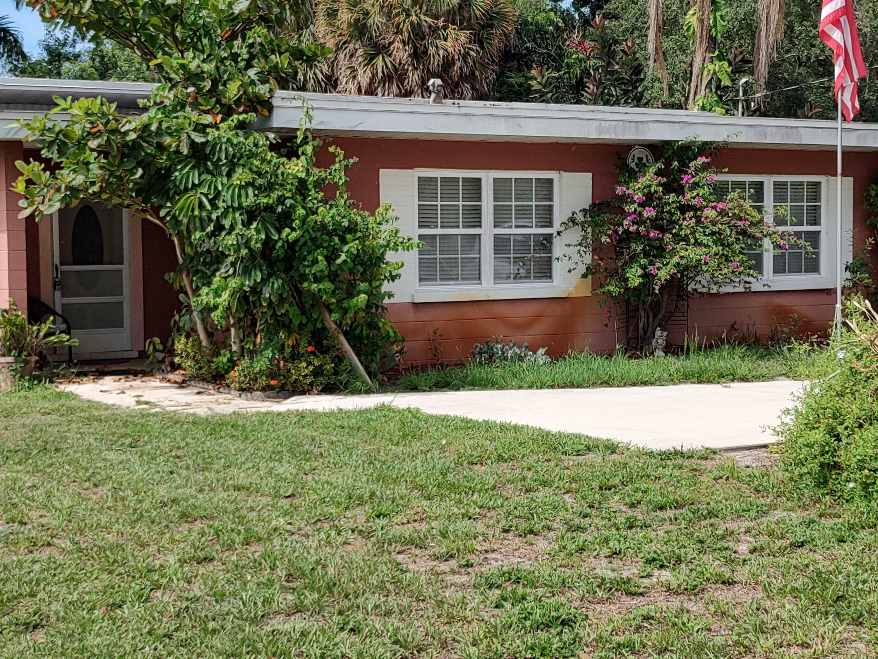 Property Photo:  897 SW 28th Street  FL 34990 