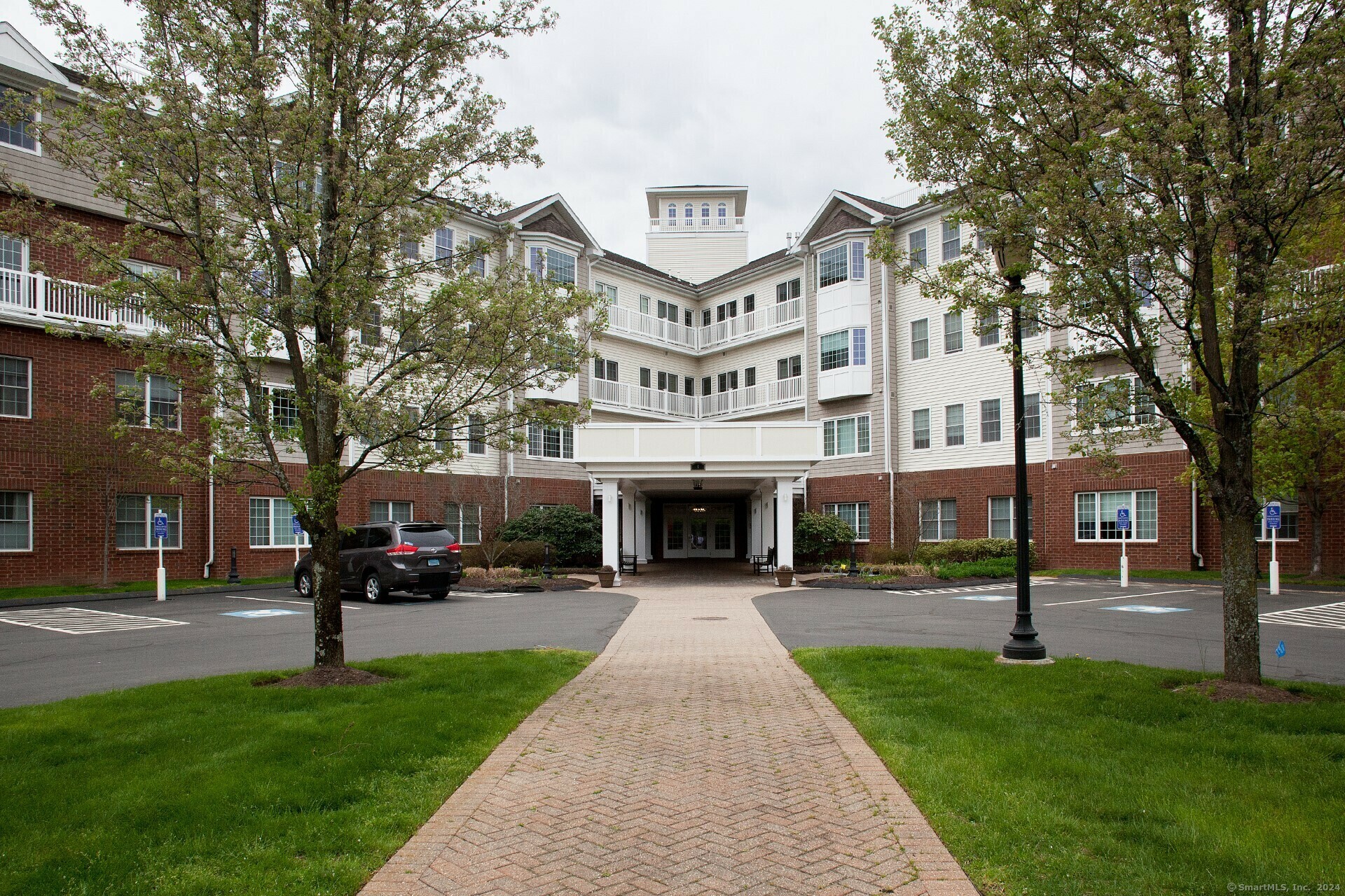 Property Photo: 1 King Philip Drive 120 CT 06117