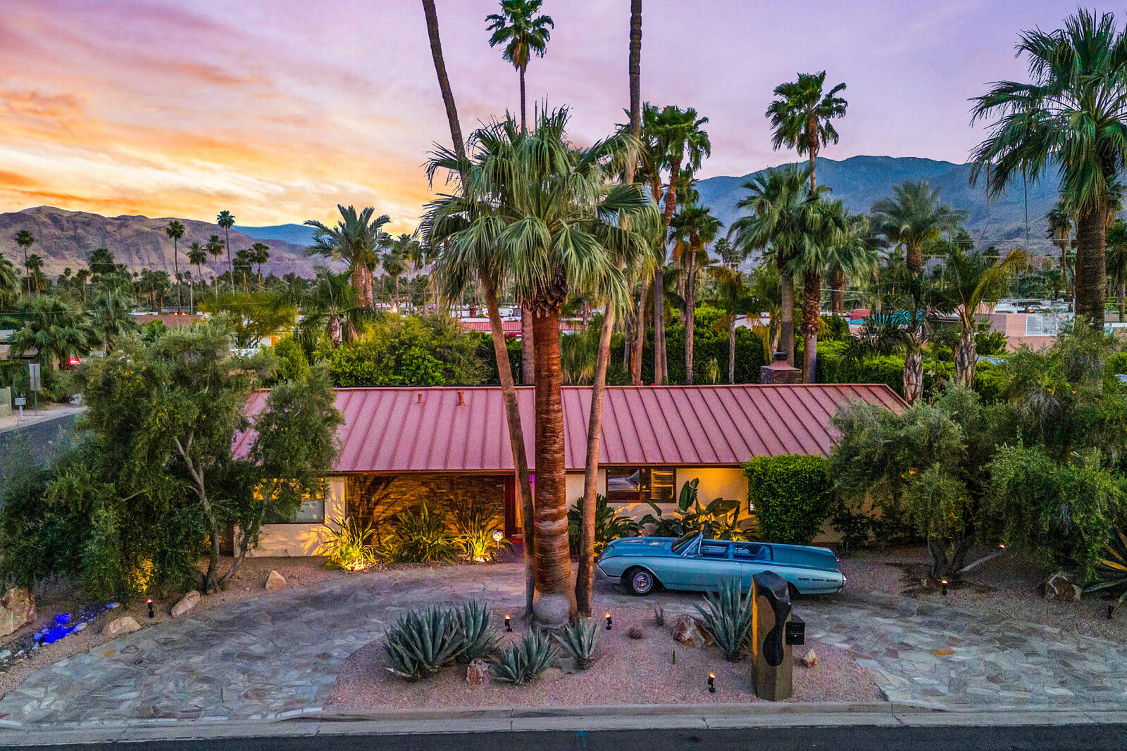 Property Photo: 1 Warm Sands Place CA 92264