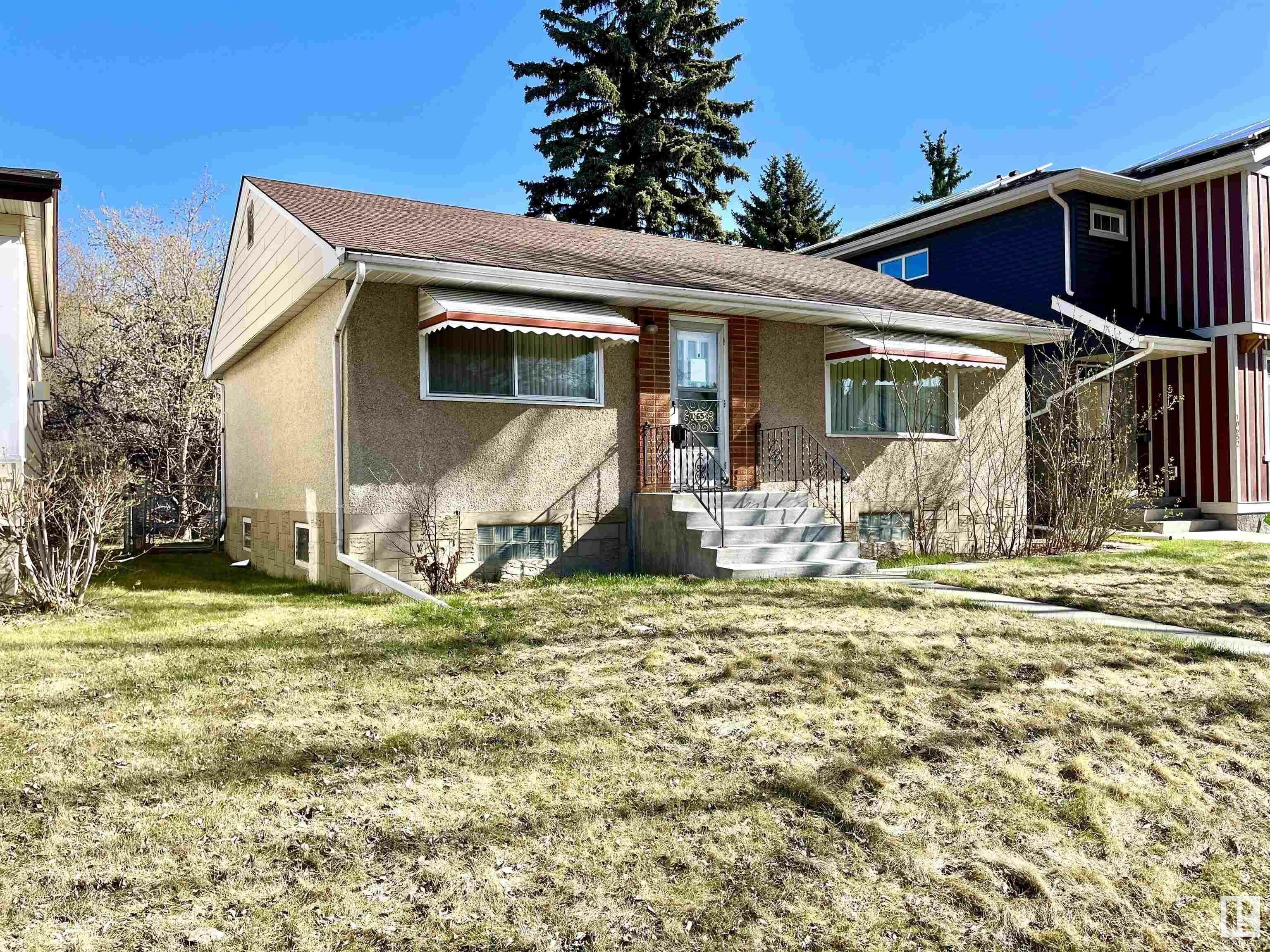 Property Photo:  10654 64 Avenue NW  AB T6H 1S9 
