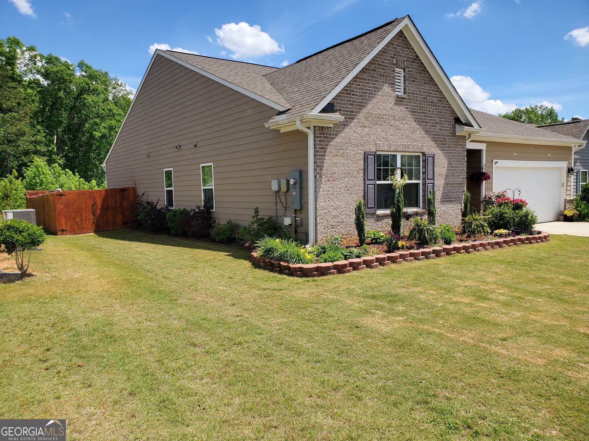 Property Photo:  383 Sinclair Way  GA 30655 