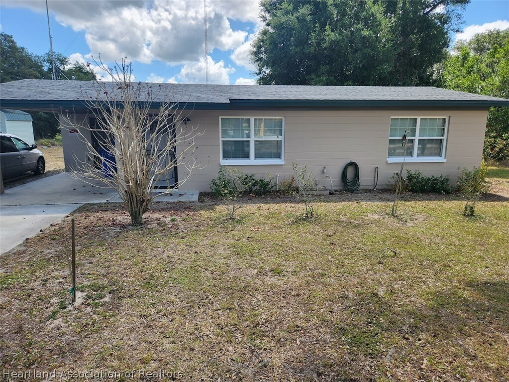 Property Photo:  1304 Lucas Drive  FL 33870 