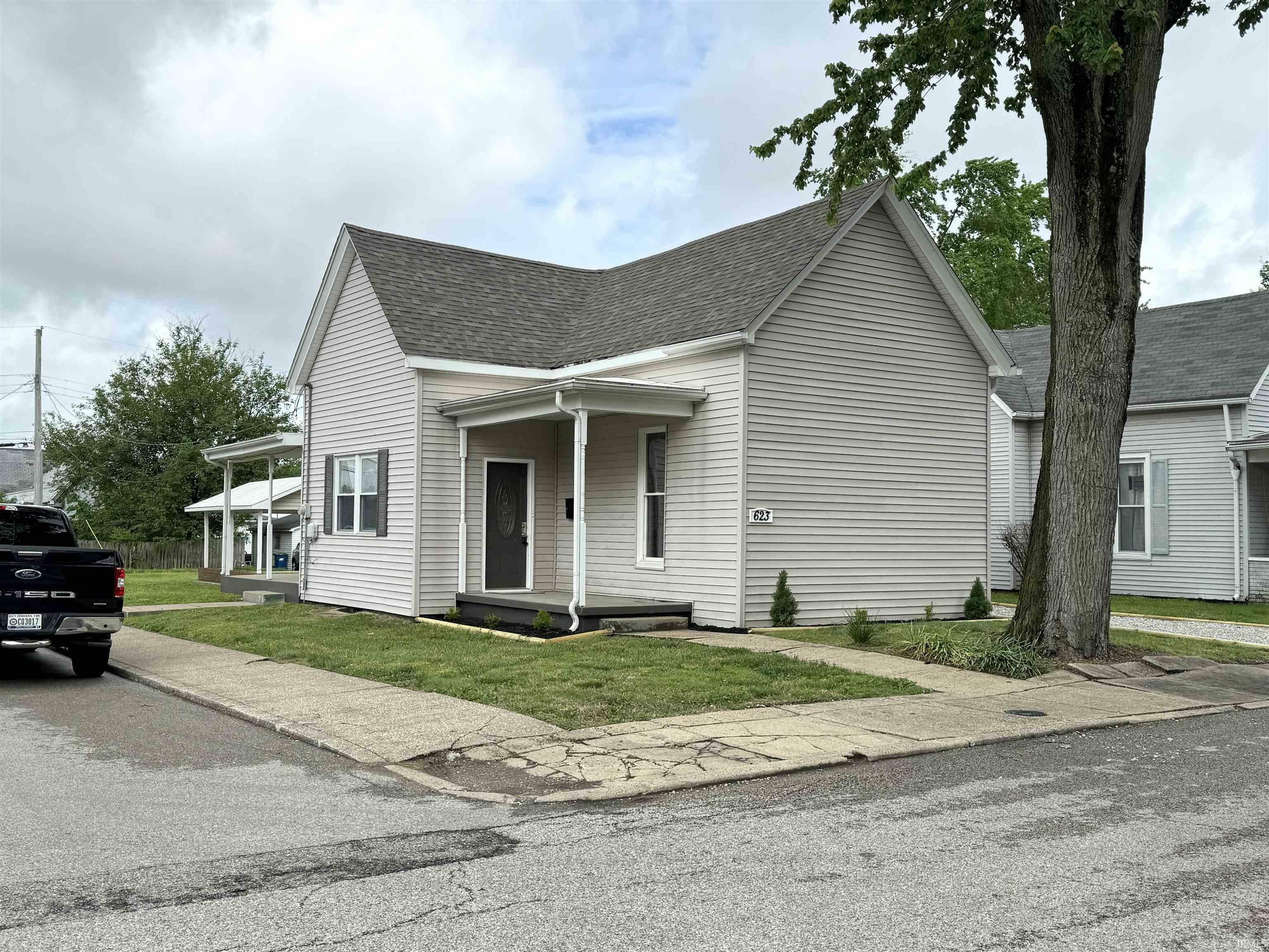 Property Photo:  623 S Fourth Street  IN 47631 