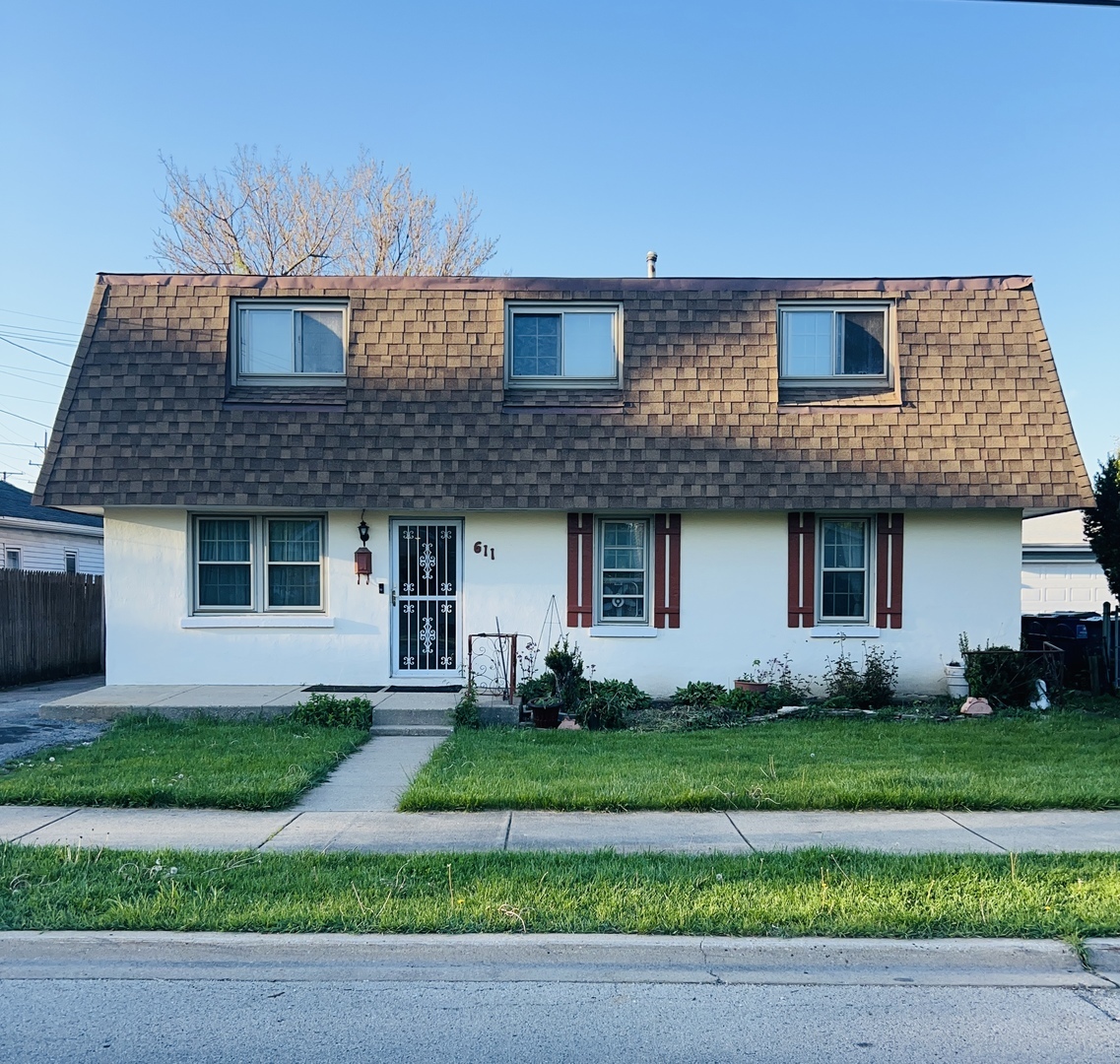 Property Photo:  611 W Green Street  IL 60106 