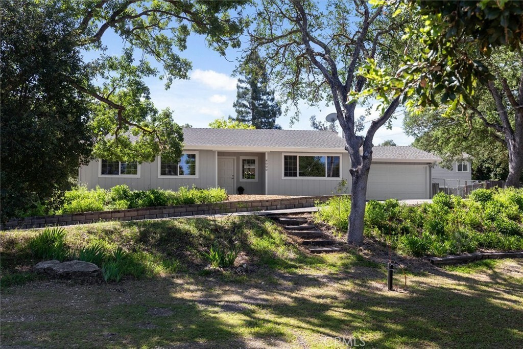 Property Photo:  8000 Coromar Avenue  CA 93422 