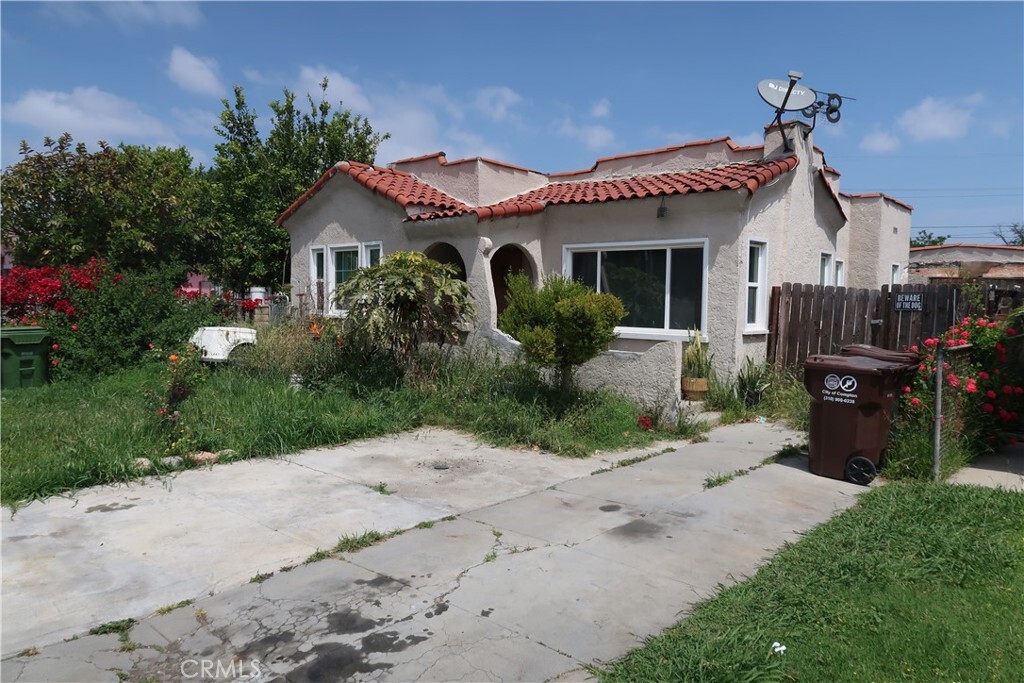Property Photo:  925 E Stockton Avenue  CA 90221 