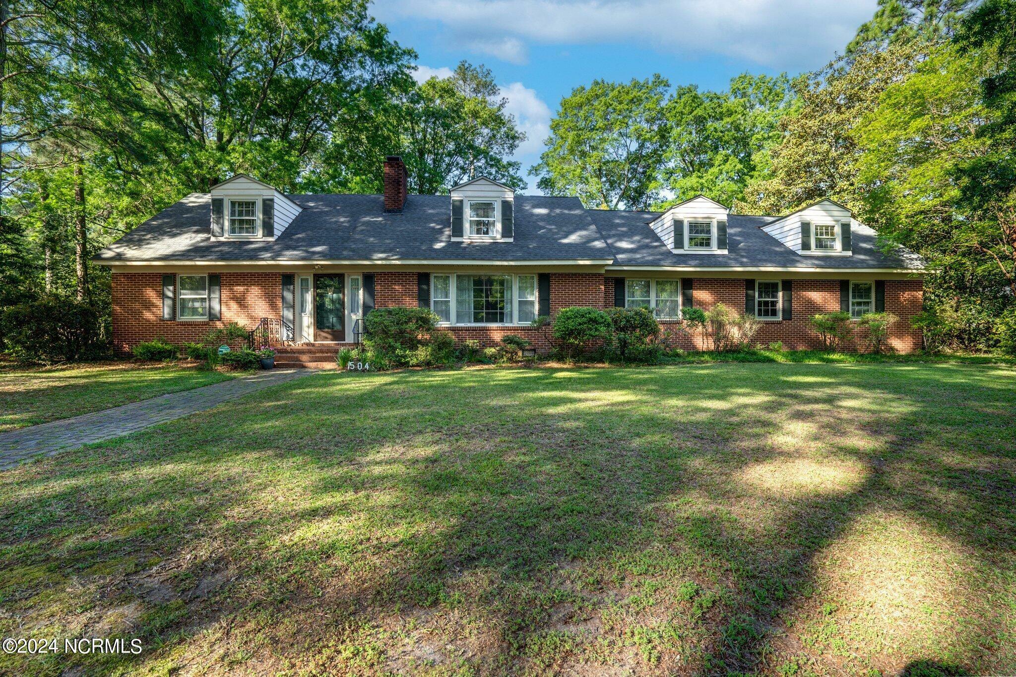 Property Photo:  1504 W Canal Street  NC 27886 