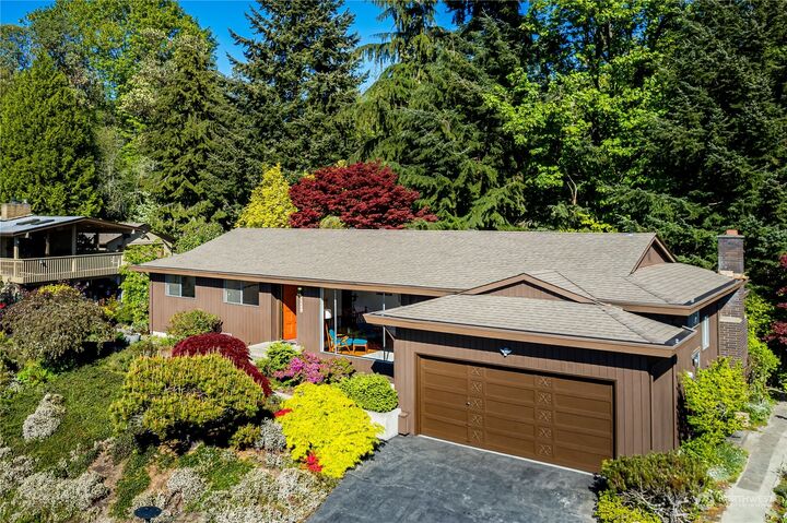 Property Photo:  13744 16th Avenue SW  WA 98166 