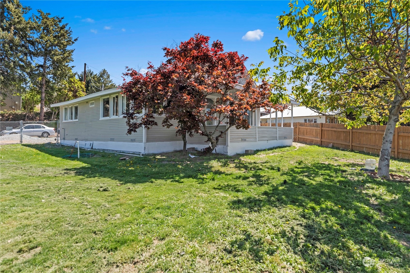 Property Photo:  1501 Sunset Highway  WA 98802 