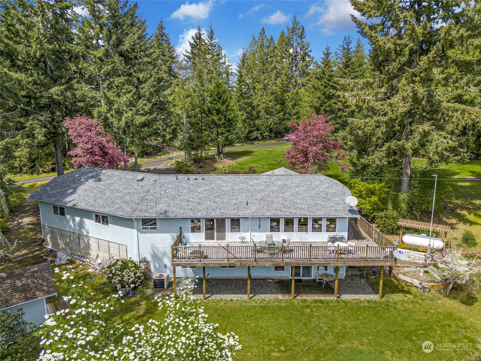 Property Photo:  961 E Wilson Way  WA 98546 