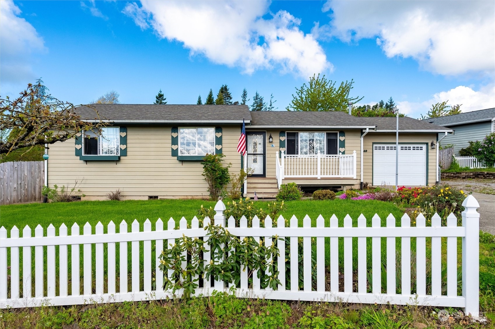 Property Photo:  2149 Hawthorne Street  WA 98248 