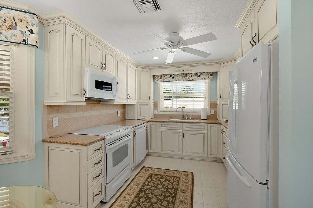 830 Lake Orchid Circle 207  Vero Beach FL 32962 photo