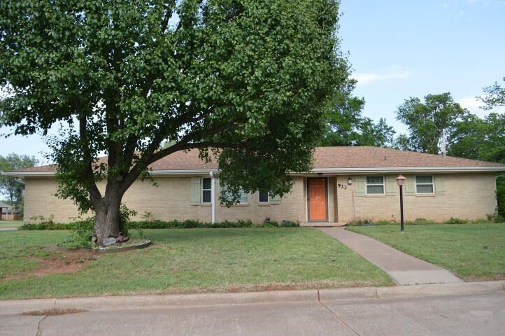 Property Photo: 923 N Star Drive OK 74075