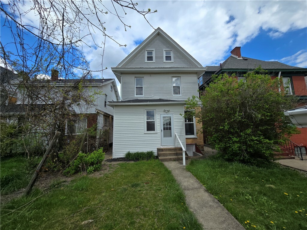 Property Photo:  808 Bayridge Ave  PA 15226 