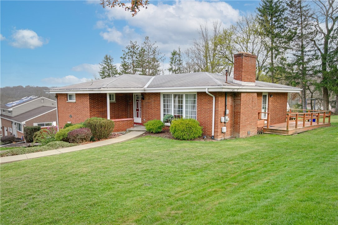 Property Photo: 2575 Beverly Dr PA 15301
