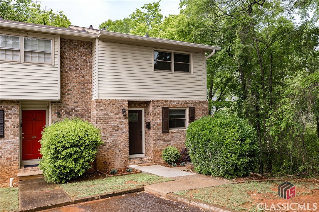 Property Photo:  149 Eaglewood Way  GA 30606 