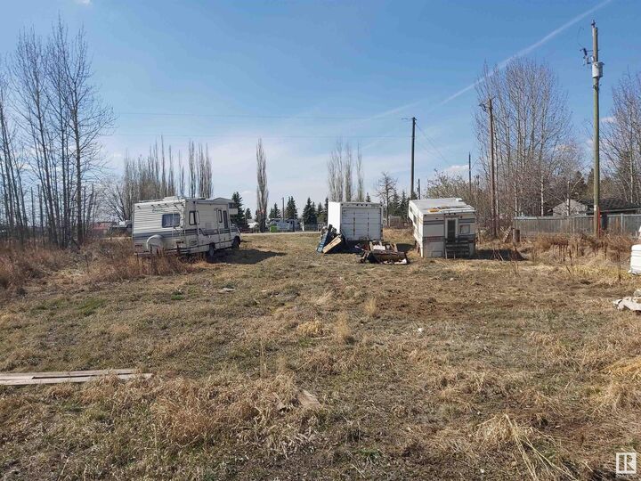 Property Photo:  4925 46A Avenue  AB T0E 0A0 
