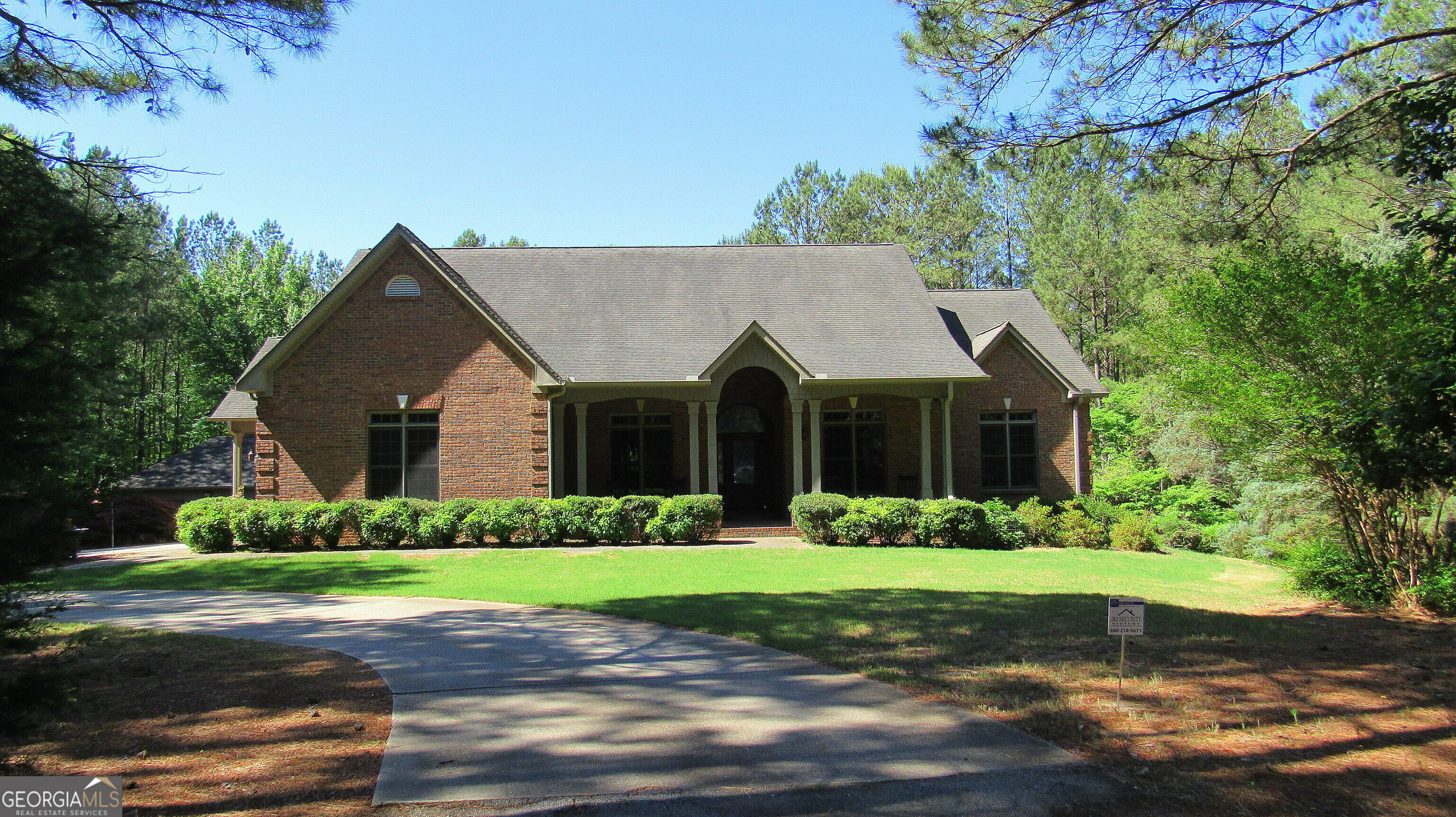 Property Photo:  1566 Hodges Circle  GA 30055 