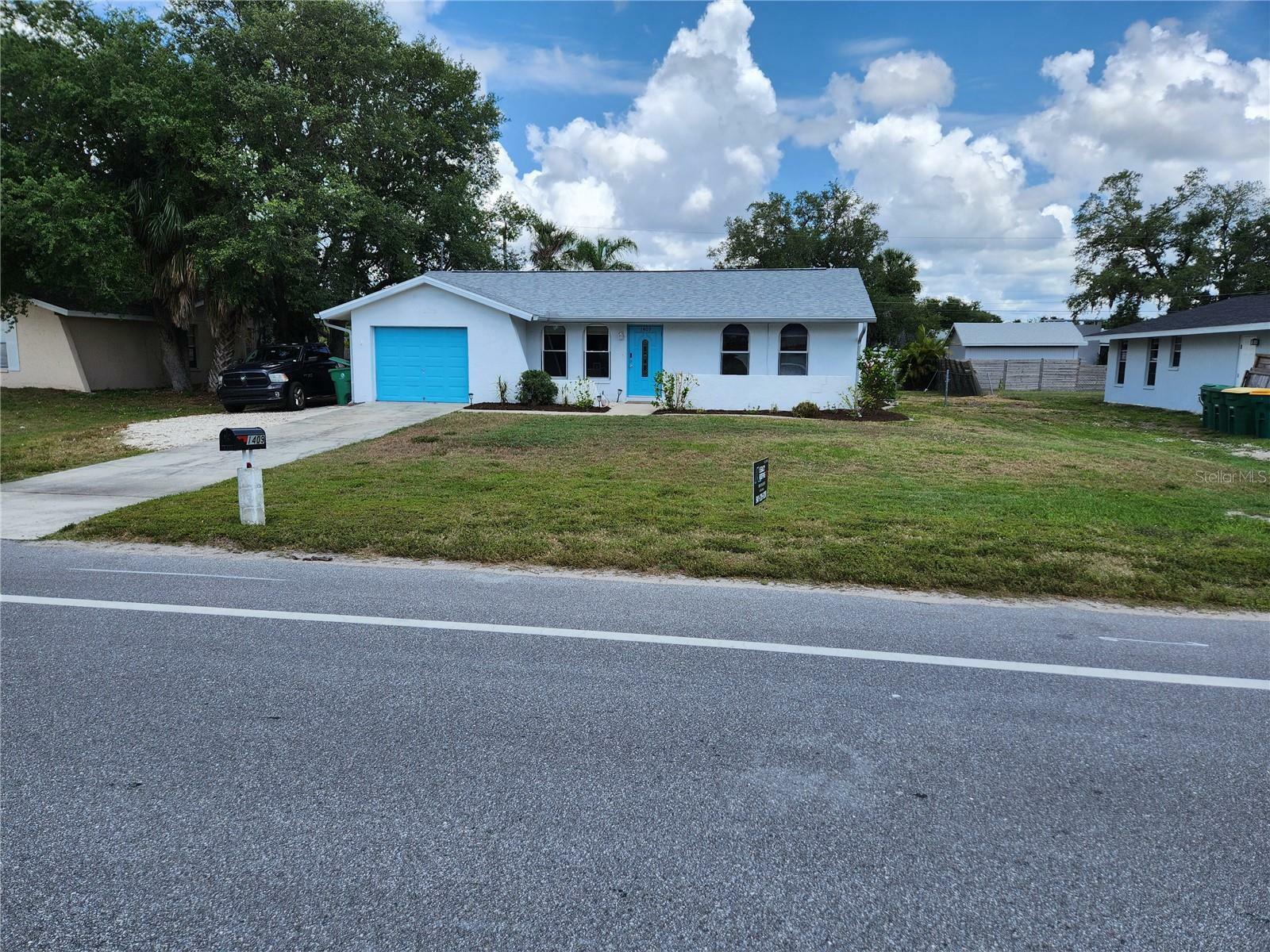 Property Photo:  1409 Sheehan Boulevard  FL 33952 