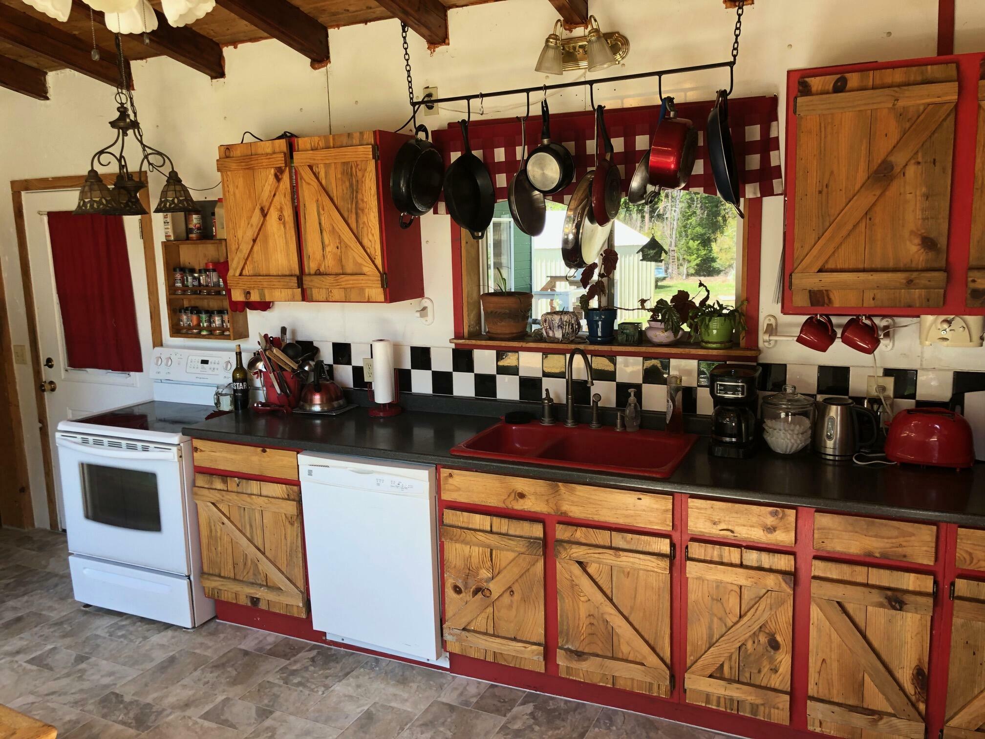 Property Photo: 3671 Deep Lake Boundary Rd WA 99114