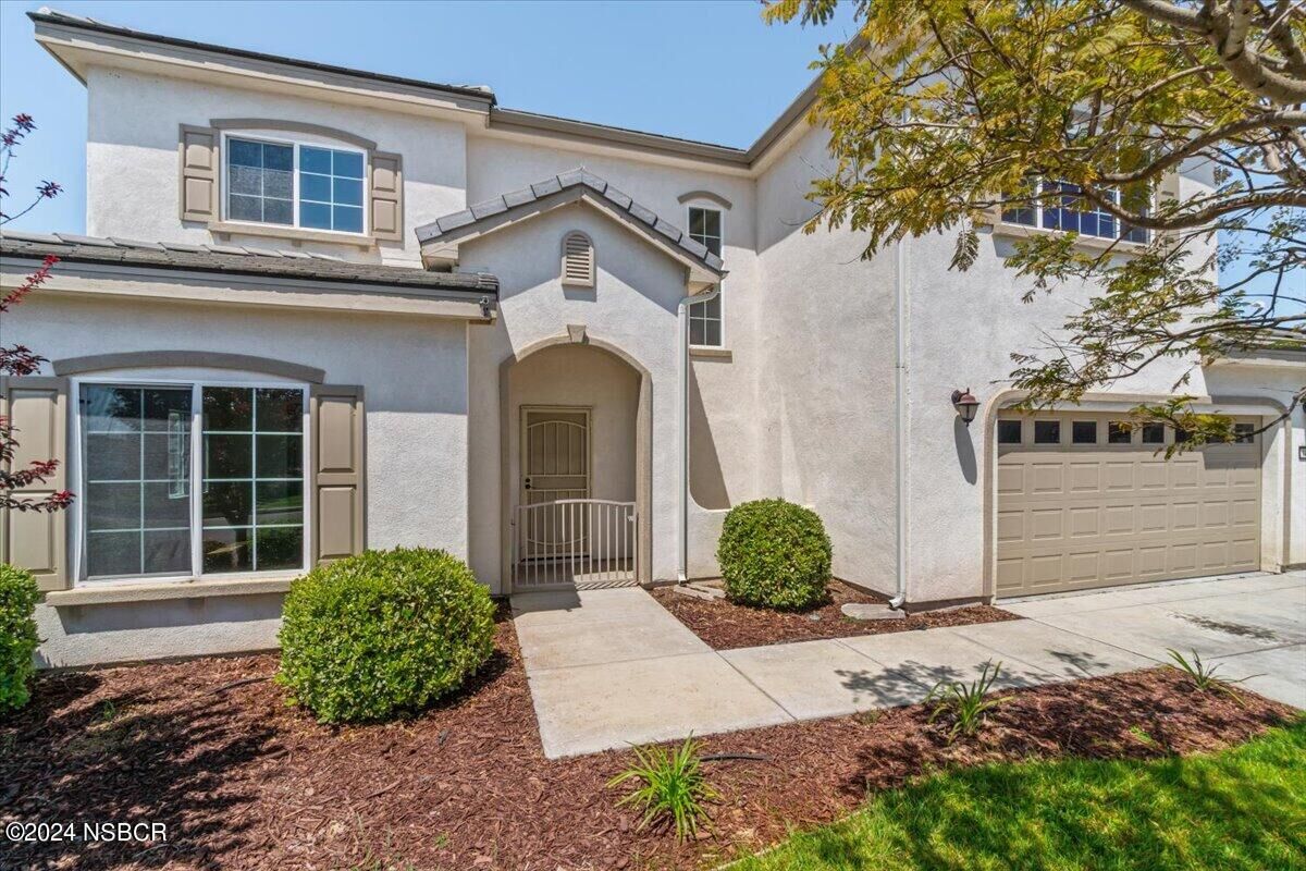 Property Photo:  1495 W Heritage Way  CA 93458 