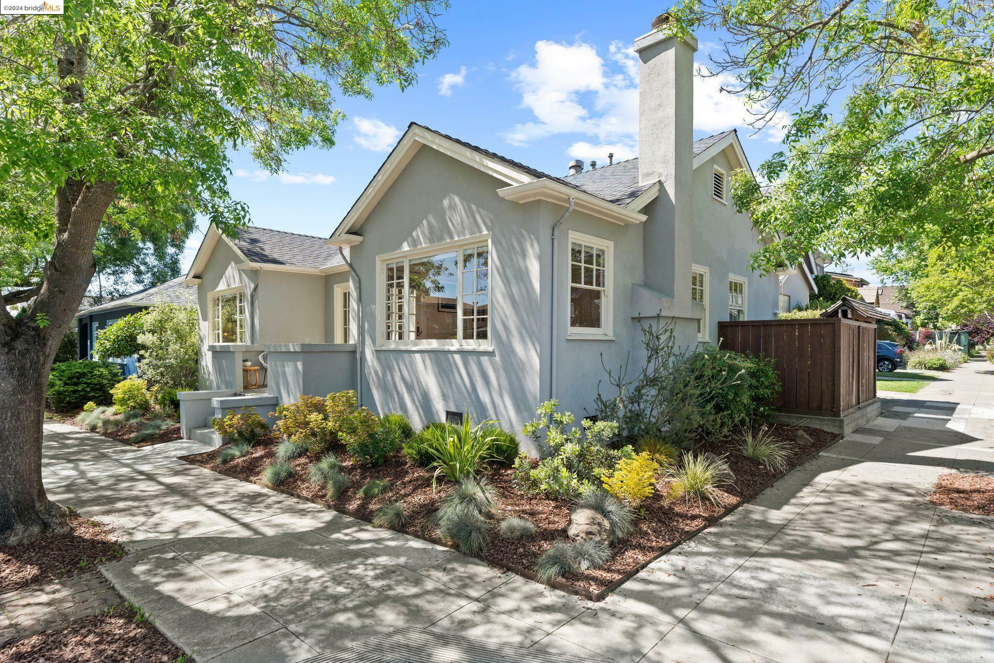 Property Photo:  400 60th Street  CA 94609 