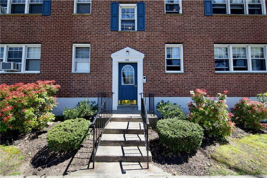 Property Photo:  126 Underhill Avenue 2A  NY 10604 