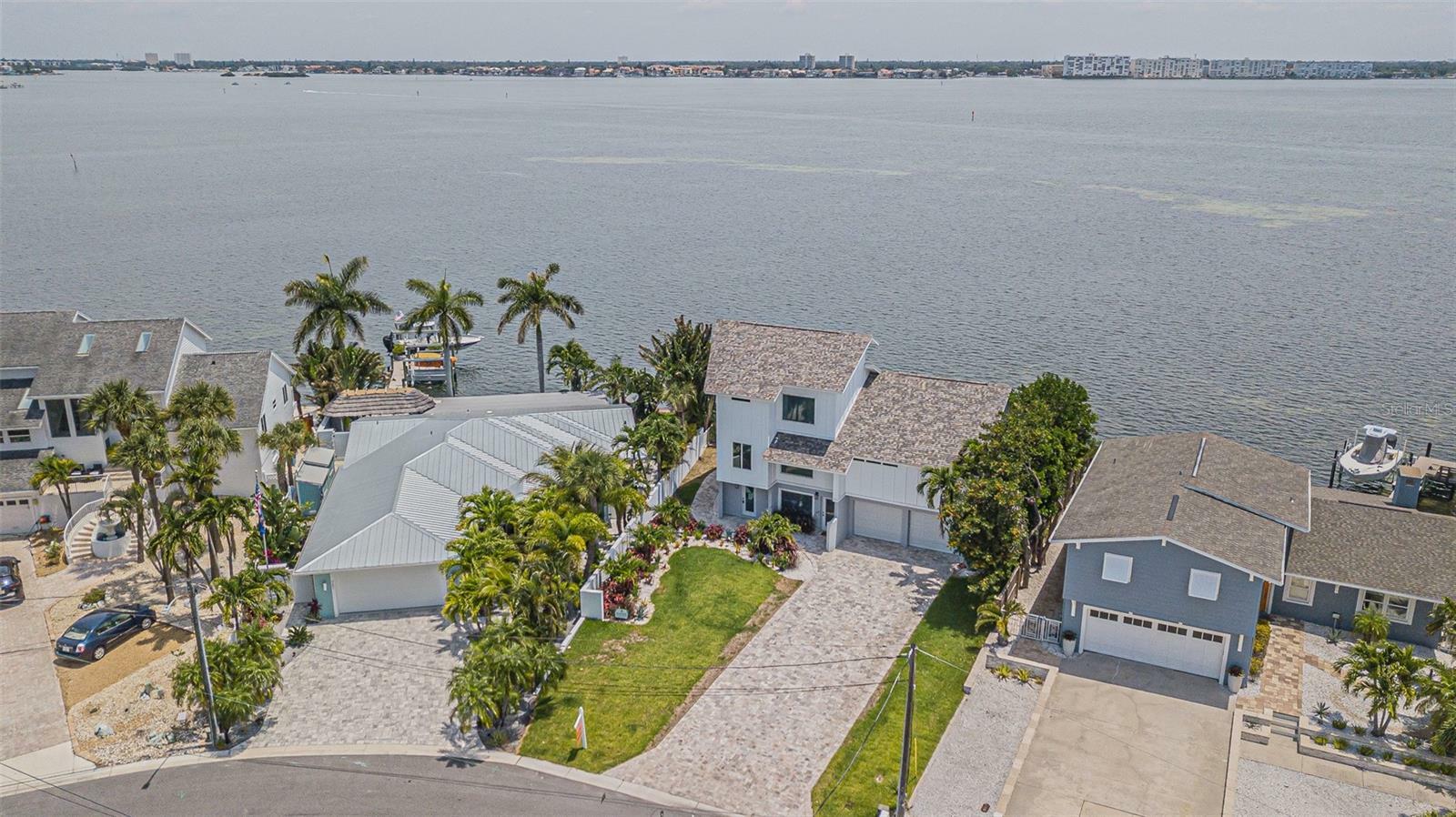 Property Photo:  970 Boca Ciega Isle Drive  FL 33706 