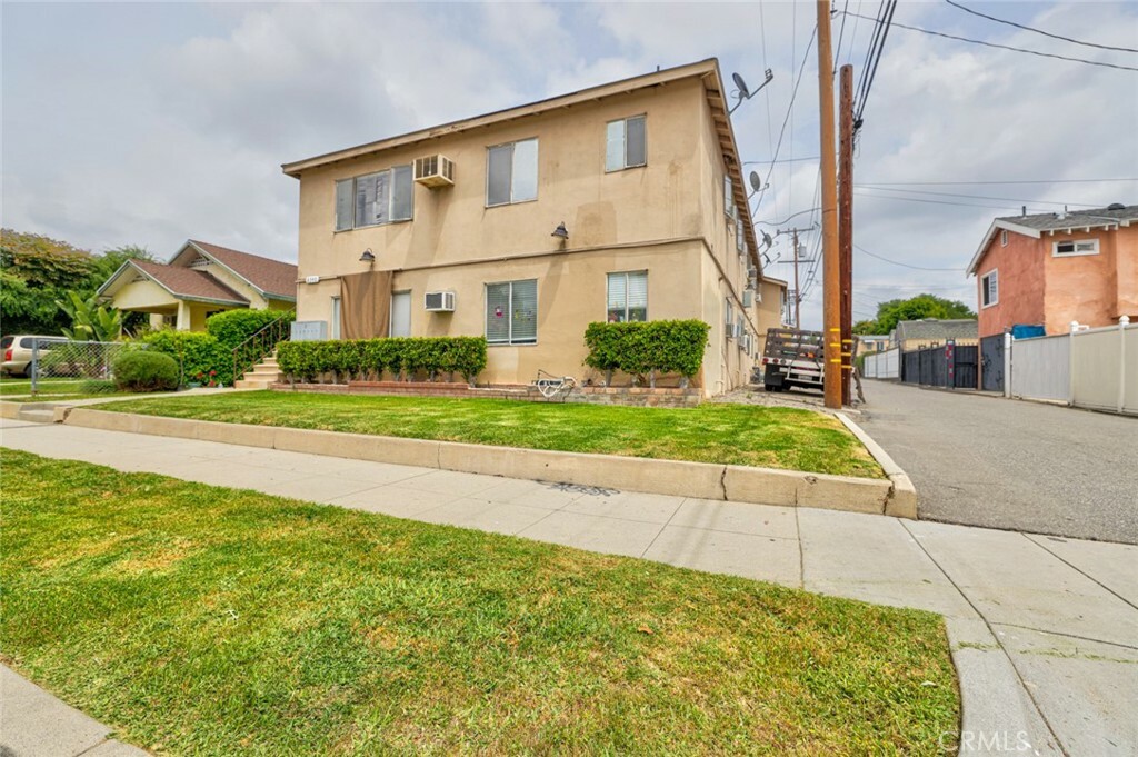 Property Photo:  6340 Pierce Avenue  CA 90601 